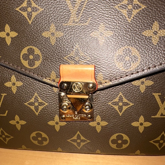 Authentic Louis Vuitton - Picture 4 of 6